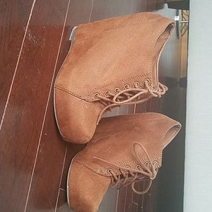 Perfect brown bootie for fall 🍁 or winter ❄